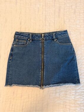 PacSun Denim Mini Skirt Size 25 Front Zip O-Ring Raw Hem Blue Jean Skirt